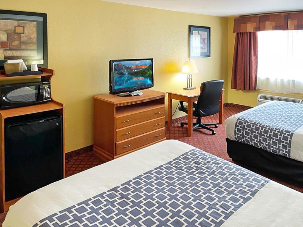 Hotel Hutchi Bell à South Hutchinson Extérieur photo