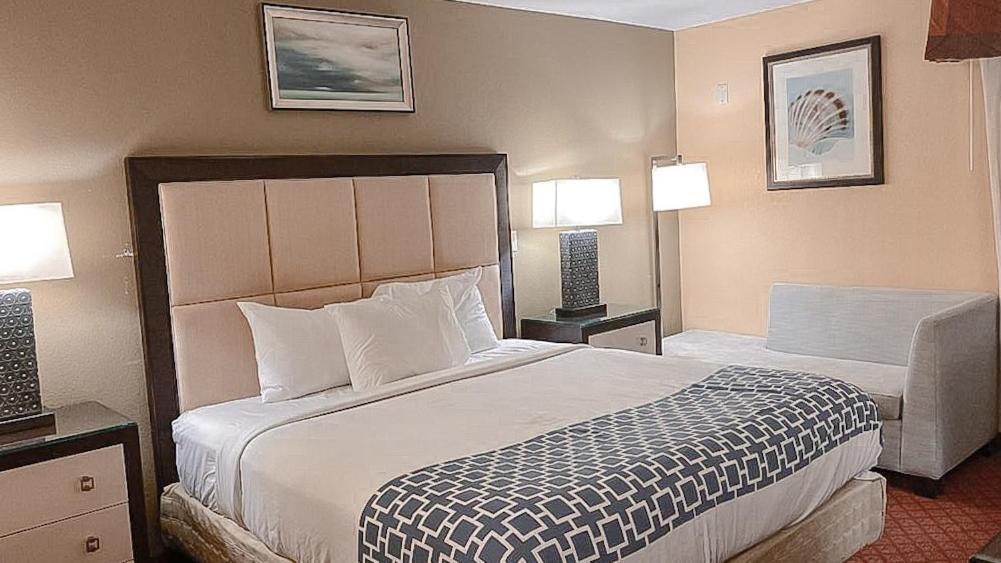 Hotel Hutchi Bell à South Hutchinson Extérieur photo